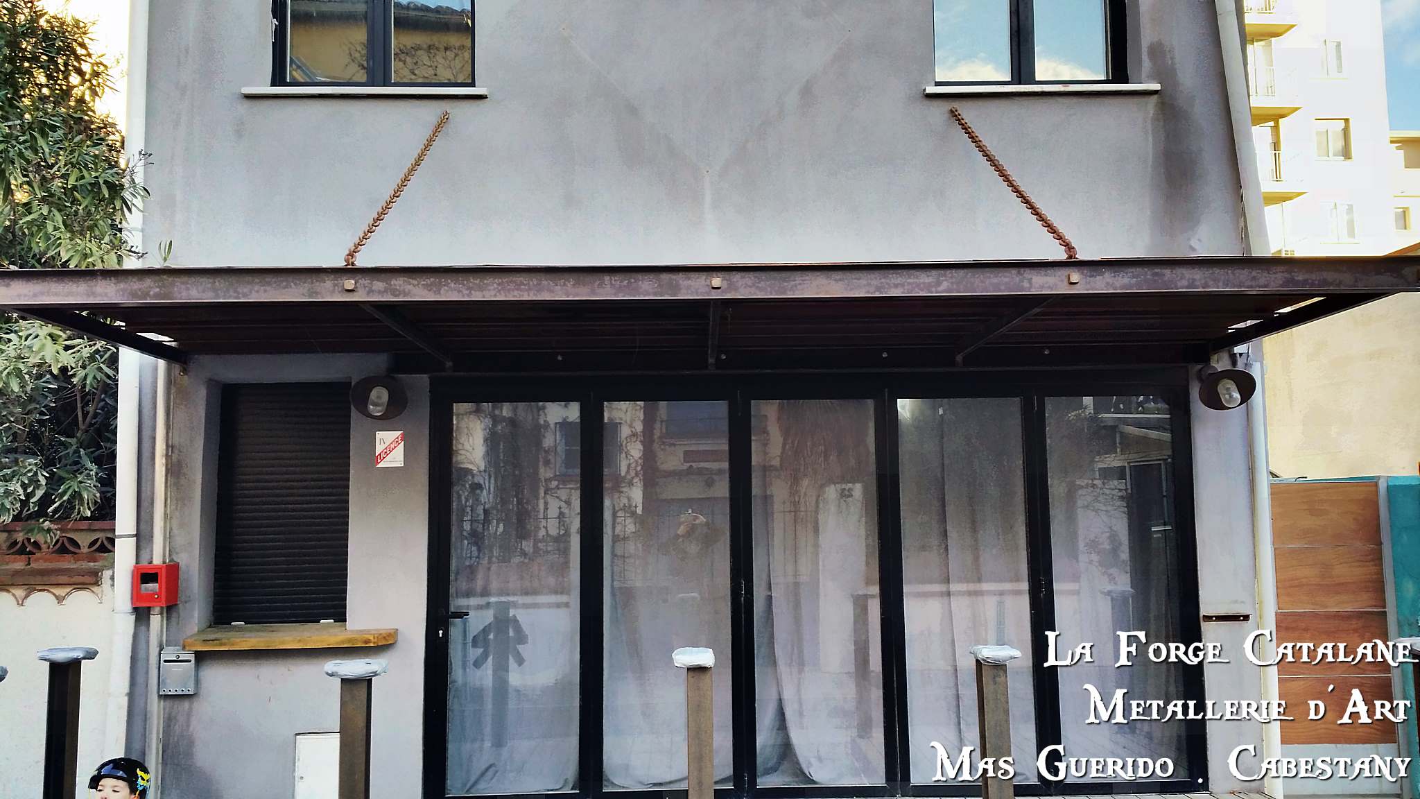 Marquise fer type industriel IPN avec chaines F.jpg